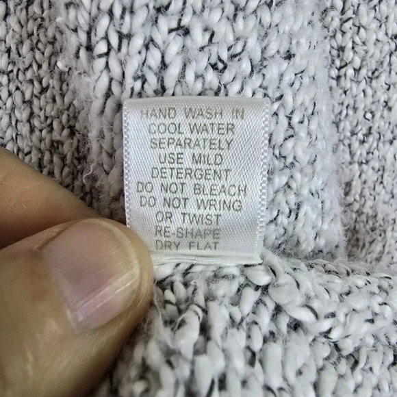 CJ Banks Cream and Black Knit Christmas Pullover Long Sleeve Sweater Size 1X - Picture 12 of 12